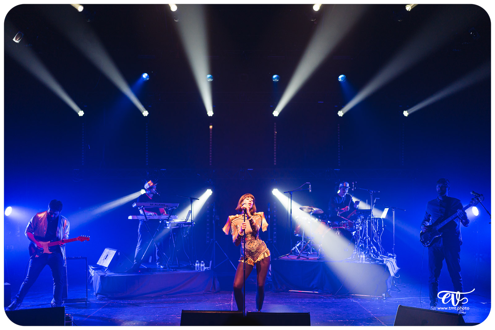 TMTPHOTO REDLIGHT DREAMS 003